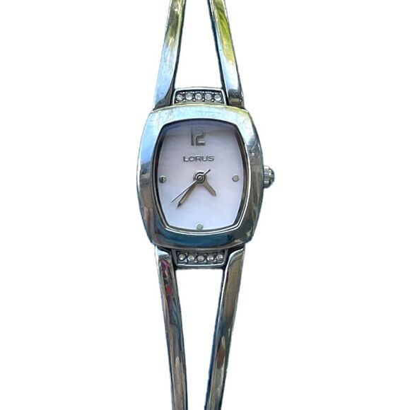 Lorus LR3017 Ladies Wristwatch  - Picture 1 of 5